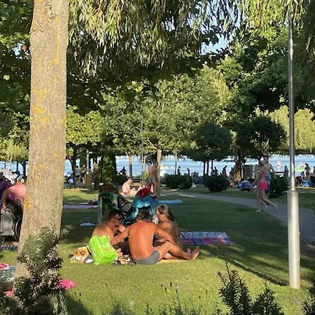 Liliom A Strandnal