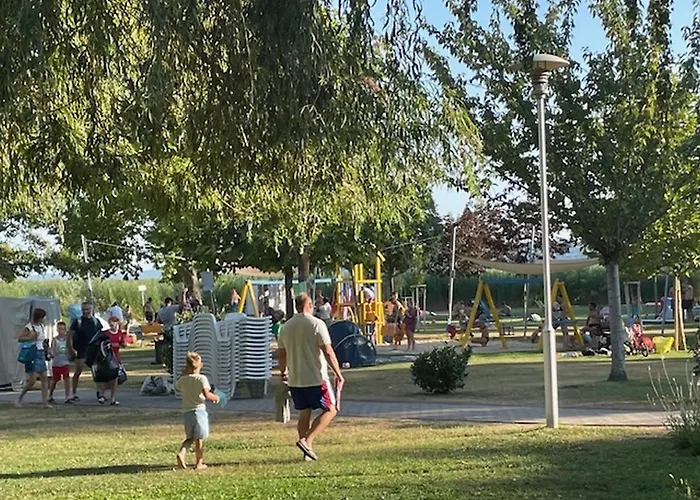 Liliom A Strandnal Балатонфюред